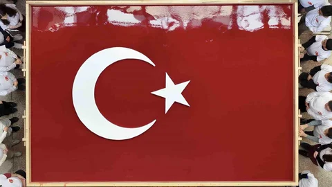 Kocaeli'de Dev Türk Bayrağı Yapıldı