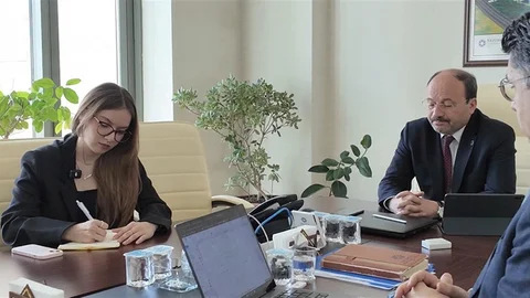Erzurum'da ETÜ Öğrencisi Rektörle Çalıştı