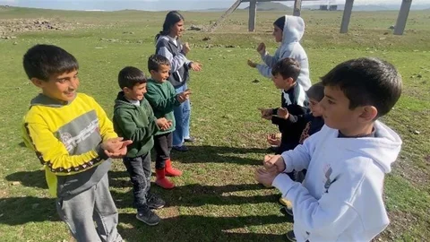 Ağrı'da Çocuklar Geleneksel Oyunlarla Büyüyor