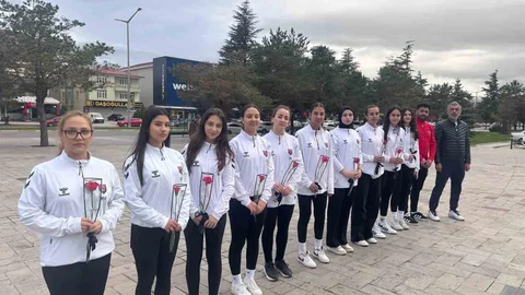 Erzincan'da Voleybol Takımından Anlamlı Hareket