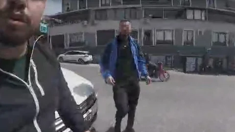 İzmir'de Motosiklet Sürücüsüne Saldırı