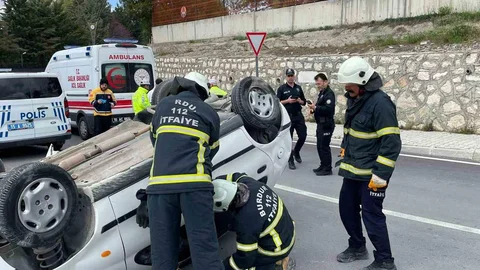 Burdur'da Takla Atan Araçta İki Yaralı