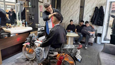 Bursa'da Motosiklet Tasarımıyla Berber Koltuğu
