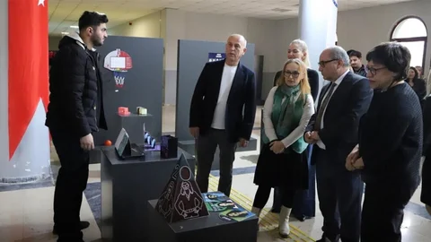 Kütahya'da Takvim Tasarımları Sergisi Açıldı