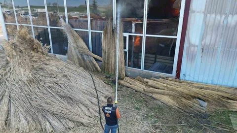 Afyonkarahisar'da Fabrika Yangını