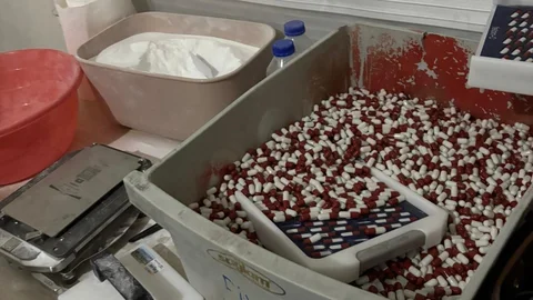 Mersin'de Sentetik Ecza Operasyonu