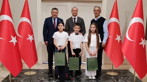 Kaymakam Akyüz'e Öğrencilerden 23 Nisan Ziyareti
