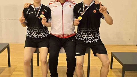 Erzincanlı Genç Badmintoncular Avrupa'da Madalya Kazandı