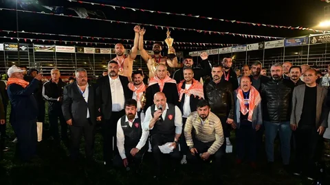 Kepez'de 12 Yıl Sonra Güreşler Yapıldı