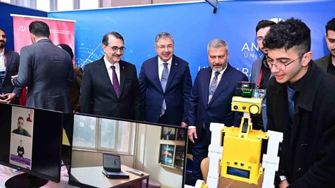 Eskişehir'de Yapay Zekâ Zirvesi Düzenlendi