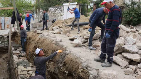 Bozdoğan'da Taş Duvar Çalışması Tamamlandı