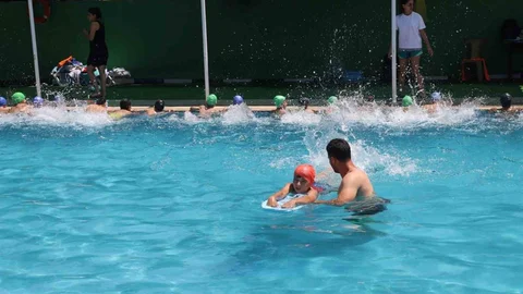 Turgutlu’da Yüzme Kurslarına İlgi Artıyor