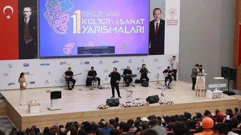 Gençler Denizli'de Sanat Yarışmalarında Sahne Aldı