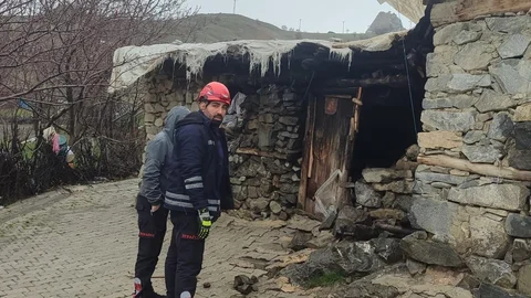 Van'da Yapı Çöktü