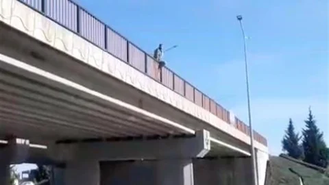 Eskişehir'de İntihar Girişimi Trafiği Felç Etti