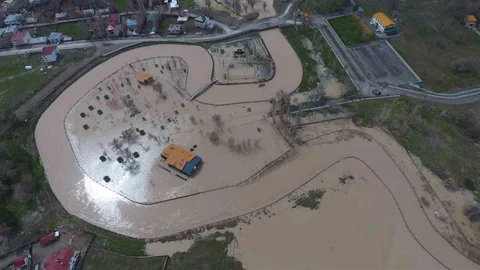 Malazgirt'te Sağanak Yağış Sonrası Su Baskınları