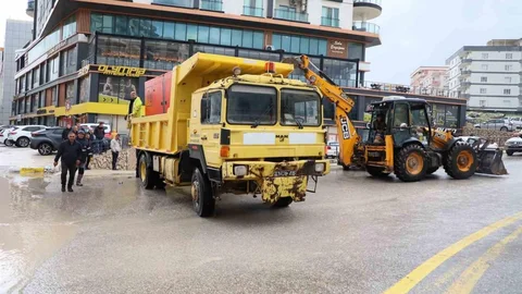 Mardin'de Yoğun Yağış Sonrası Ekipler Seferber Oldu