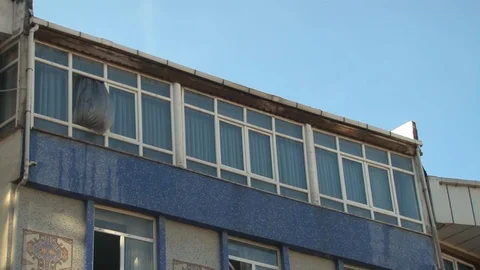 Esenyurt'ta Çatı Yangını Paniğe Neden Oldu