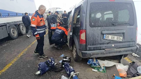 Artvin'de Kaza: 2 Yaralı