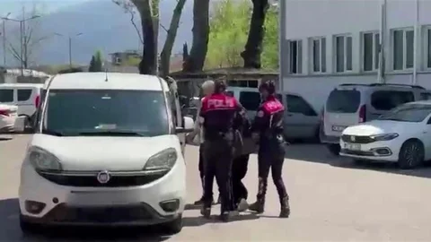 Bursa'da TikTok Canlı Yayınında Bıçaklı Kavga