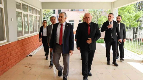 ADÜ Rektörü Bülent Kent İncelemelerde Bulundu