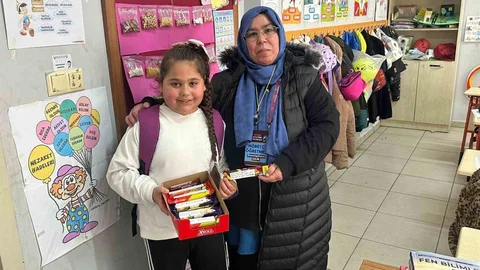Küçük Aysima'dan Öğretmenlerine Anlamlı Sürpriz