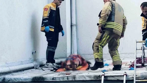 İstanbul'da Kadın Pencereden Atladı
