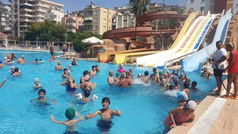 Tarsus'ta Çocuklara Güvenli Yüzme Projesi