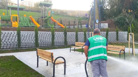 Canik'te Parklar Yaz İçin Hazırlanıyor