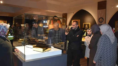 Gaziantep'te Kutsal Emanetler Sergisi Yoğun İlgi Gördü