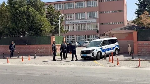 Konya'da Okul Önlerinde Güvenlik Önlemleri
