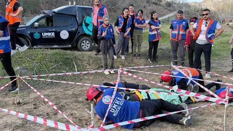 Tunceli'de 21 Sağlık Personeli UMKE Eğitimi Aldı