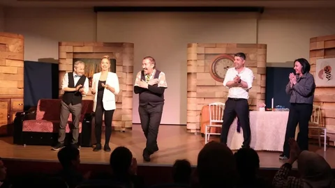 İncirliova'da Tiyatro Oyunu Başarıyla Sahnelendi