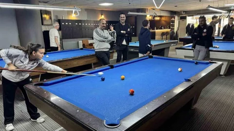 Düzce'de Bilardo Şampiyonası Gerçekleşti