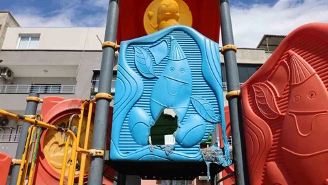 Mersin'de Çocuk Parkına Saldırı