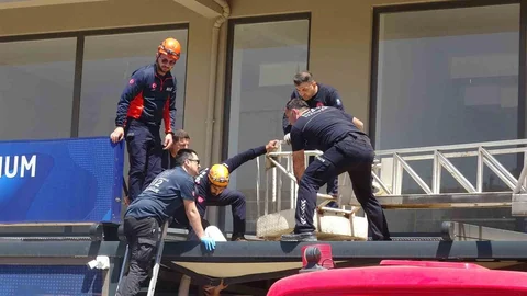 Antalya'da Düşen Genç Adam Kurtarıldı