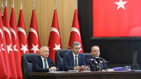 Antalya'da Yürütülen Projelerin Değeri 192 Milyar TL