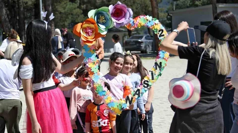 Bursa'da Çocuklar Patili Dostlarla Buluştu