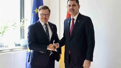 Bakan Kurum, Berlin'de Görüşmelerde Bulundu