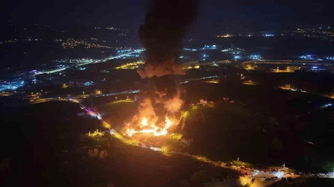 Samsun'da Muz Deposunda Yangın Çıktı