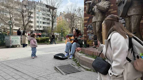 Minik Adel'in Dansı Büyük İlgi Gördü