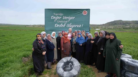 Yeniköy'de Sulama Borusu Dağıtımı Yapıldı