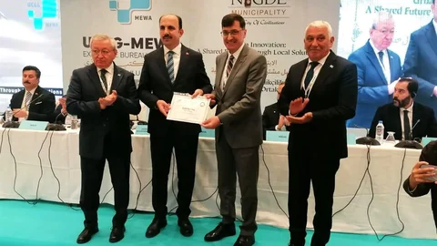 Kütahya'da Eyüp Kahveci'ye Başarı Belgesi