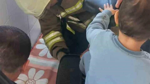 Çocuk Spor Aletinde Sıkıştı