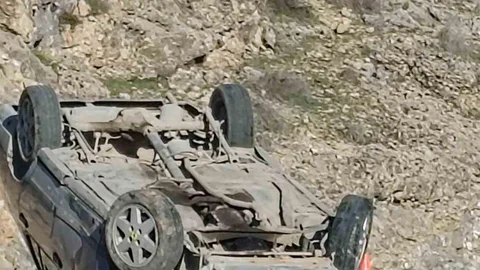 Kontrolden Çıkan Araç Ters Dönerek Durdu