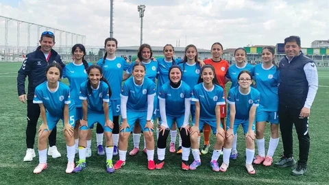 Körfez U15 Kız Futbol Takımı'ndan Farklı Galibiyet
