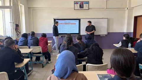 Bayburt'ta Lise Öğrencilerine Eğitim Verildi