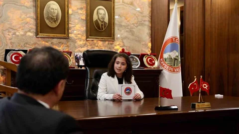 Kayseri'de Çocuklar Vali Oldu