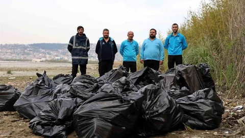 Kocaeli'de Sahil Temizliği Yapıldı