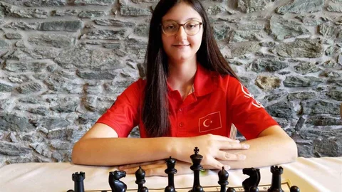 Bursa'da Arya Aydoğan'dan Dünya Dördüncülüğü